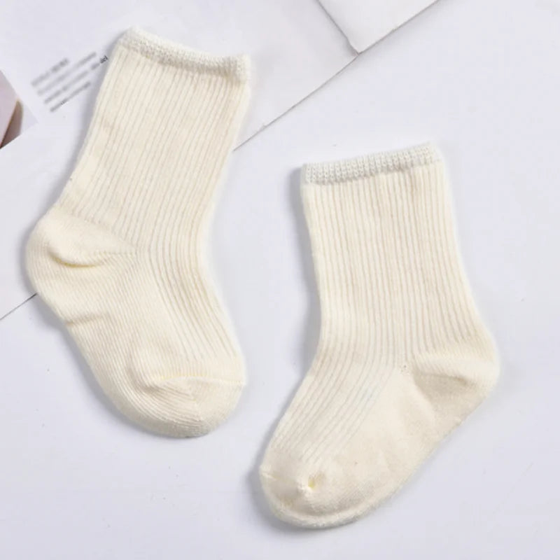 Cozy Baby Solid Color Socks 👶 The Perfect Comfort for Tiny Feet 💕